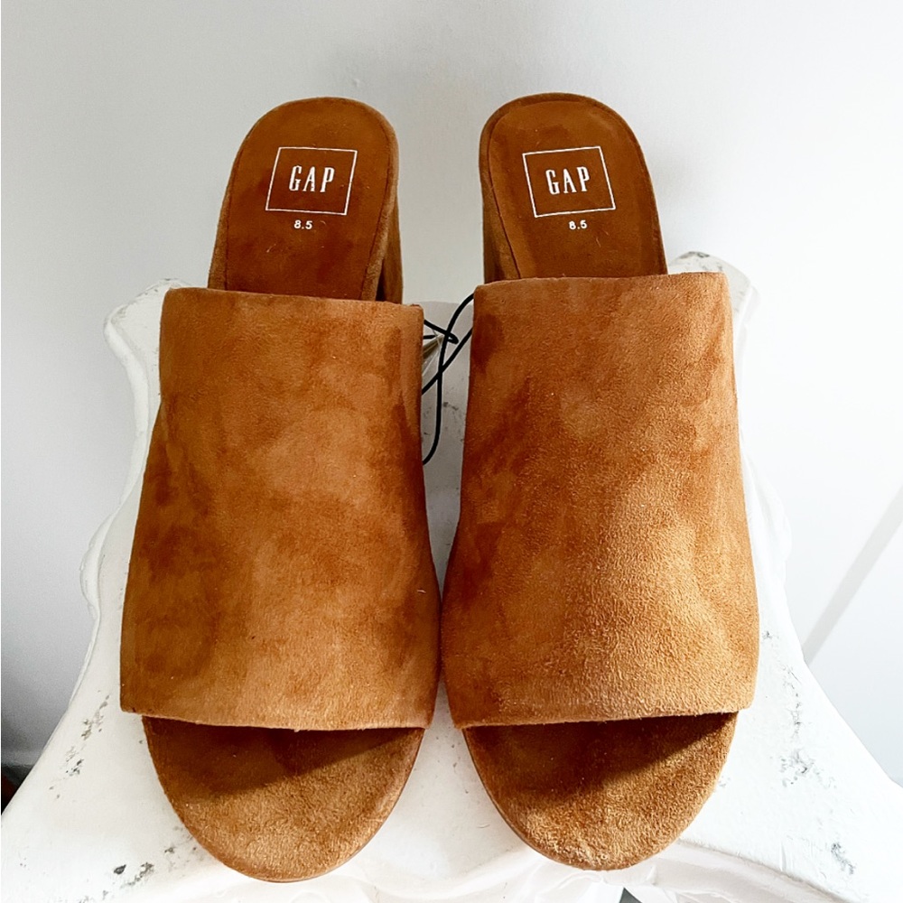Gap brown suede mules, NWT, size 8.5